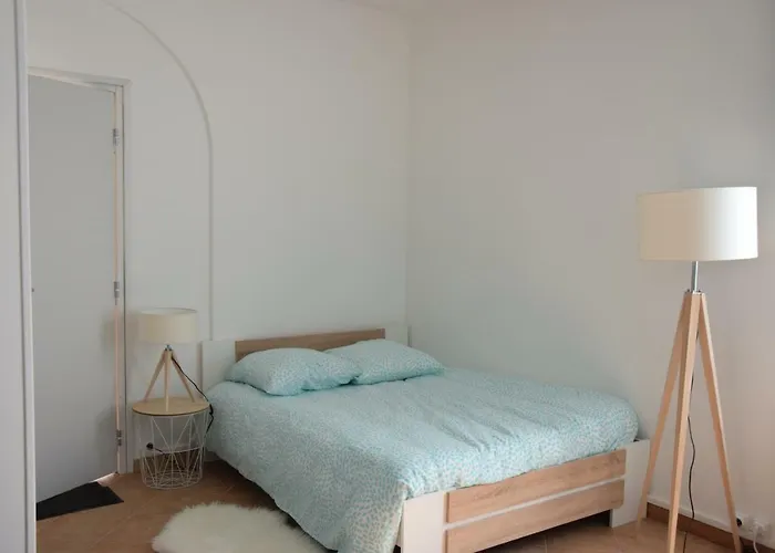 Joli Studio Plein Centre De Milly La Foret